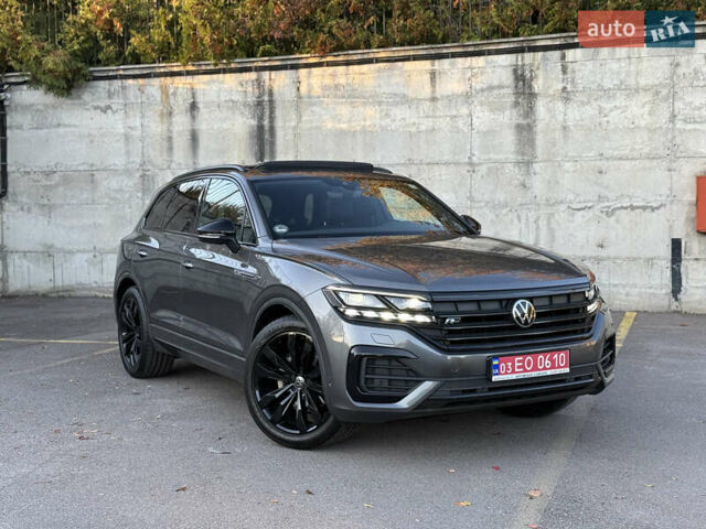 Серый Фольксваген Туарег, объемом двигателя 3 л и пробегом 175 тыс. км за 53999 $, фото 6 на Automoto.ua