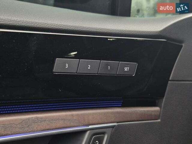 Серый Фольксваген Туарег, объемом двигателя 4 л и пробегом 196 тыс. км за 75900 $, фото 17 на Automoto.ua