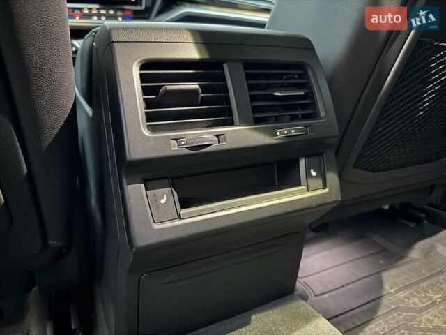 Серый Фольксваген Туарег, объемом двигателя 3 л и пробегом 41 тыс. км за 46900 $, фото 11 на Automoto.ua