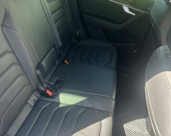 Серый Фольксваген Туарег, объемом двигателя 3 л и пробегом 75 тыс. км за 47000 $, фото 5 на Automoto.ua