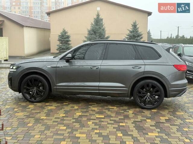 Серый Фольксваген Туарег, объемом двигателя 2.97 л и пробегом 79 тыс. км за 57900 $, фото 10 на Automoto.ua