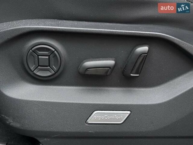 Серый Фольксваген Туарег, объемом двигателя 3 л и пробегом 41 тыс. км за 46900 $, фото 16 на Automoto.ua