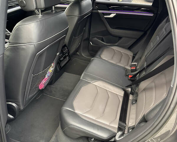 Сірий Фольксваген Туарег, об'ємом двигуна 2.97 л та пробігом 135 тис. км за 55000 $, фото 5 на Automoto.ua