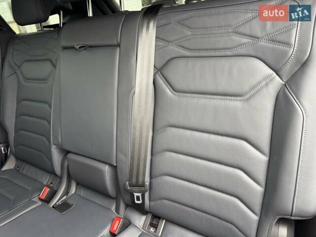 Серый Фольксваген Туарег, объемом двигателя 2.97 л и пробегом 86 тыс. км за 58000 $, фото 18 на Automoto.ua