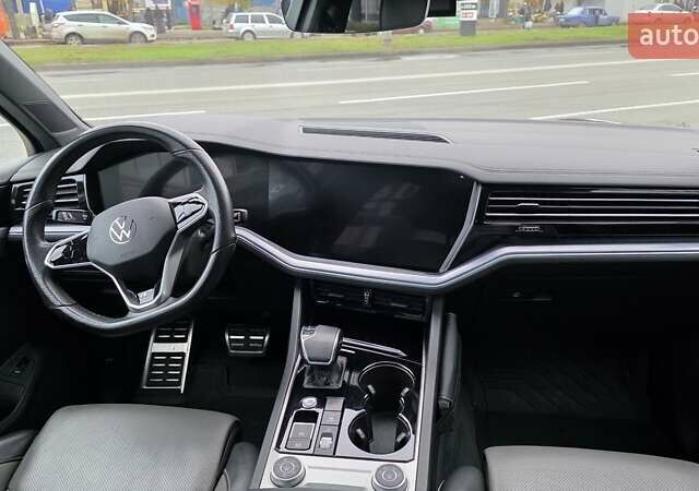 Серый Фольксваген Туарег, объемом двигателя 2.99 л и пробегом 90 тыс. км за 54500 $, фото 56 на Automoto.ua