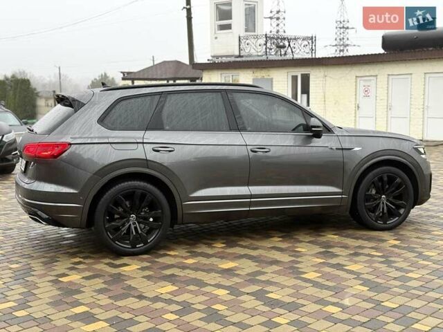 Серый Фольксваген Туарег, объемом двигателя 2.97 л и пробегом 79 тыс. км за 57900 $, фото 5 на Automoto.ua