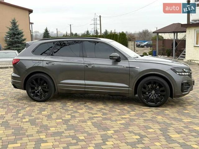 Серый Фольксваген Туарег, объемом двигателя 2.97 л и пробегом 97 тыс. км за 58700 $, фото 7 на Automoto.ua