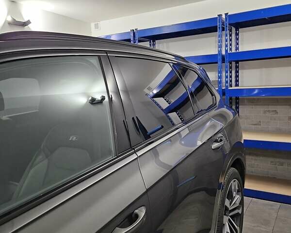 Серый Фольксваген Туарег, объемом двигателя 2.99 л и пробегом 90 тыс. км за 54500 $, фото 6 на Automoto.ua