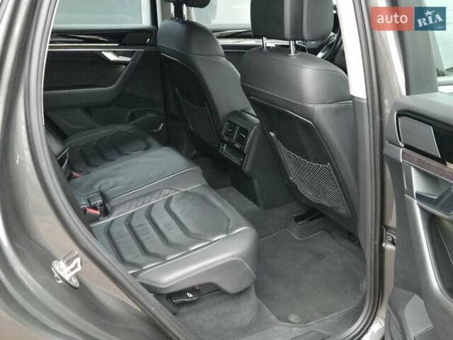 Серый Фольксваген Туарег, объемом двигателя 3 л и пробегом 120 тыс. км за 50300 $, фото 13 на Automoto.ua