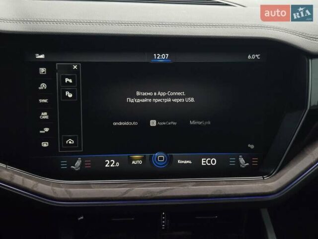 Серый Фольксваген Туарег, объемом двигателя 4 л и пробегом 196 тыс. км за 75900 $, фото 28 на Automoto.ua