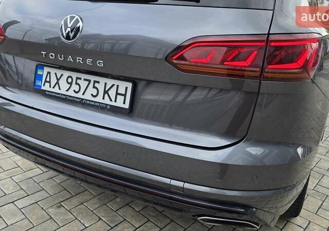 Серый Фольксваген Туарег, объемом двигателя 2.99 л и пробегом 90 тыс. км за 54500 $, фото 55 на Automoto.ua