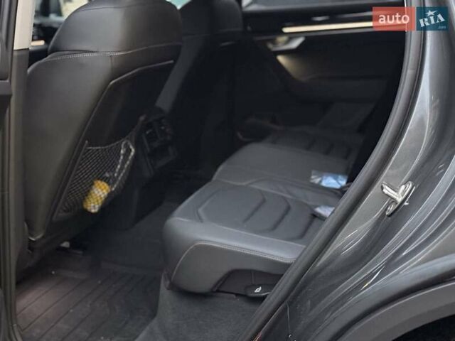 Серый Фольксваген Туарег, объемом двигателя 3 л и пробегом 41 тыс. км за 46900 $, фото 7 на Automoto.ua