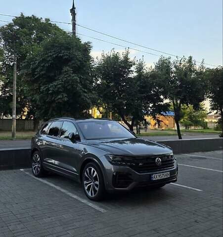 Серый Фольксваген Туарег, объемом двигателя 2.99 л и пробегом 90 тыс. км за 54500 $, фото 3 на Automoto.ua