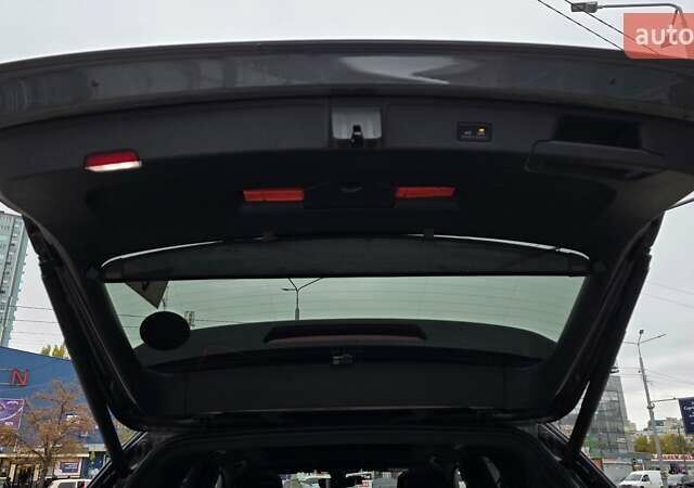 Серый Фольксваген Туарег, объемом двигателя 2.99 л и пробегом 90 тыс. км за 54500 $, фото 47 на Automoto.ua