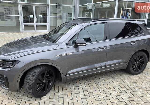 Серый Фольксваген Туарег, объемом двигателя 2.99 л и пробегом 90 тыс. км за 54500 $, фото 24 на Automoto.ua