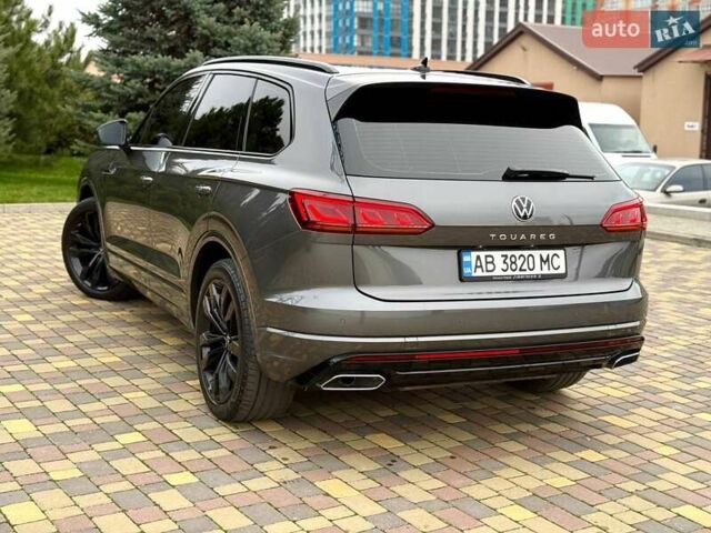 Серый Фольксваген Туарег, объемом двигателя 2.97 л и пробегом 97 тыс. км за 58700 $, фото 4 на Automoto.ua