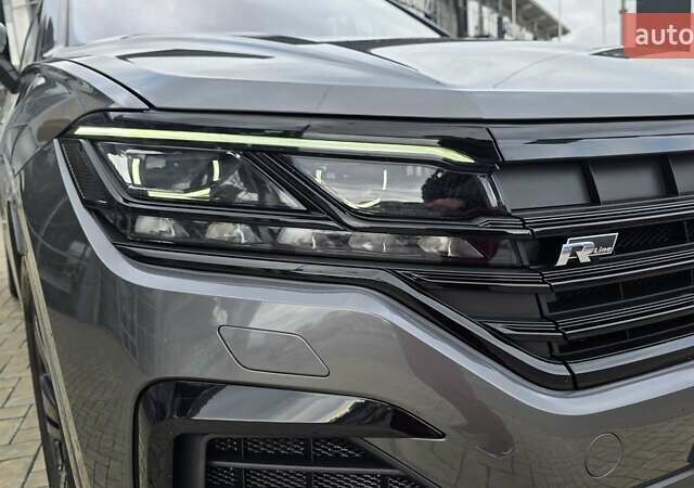 Серый Фольксваген Туарег, объемом двигателя 2.99 л и пробегом 90 тыс. км за 54500 $, фото 53 на Automoto.ua