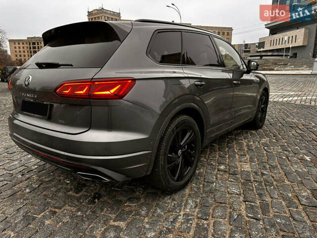 Серый Фольксваген Туарег, объемом двигателя 3 л и пробегом 90 тыс. км за 53500 $, фото 8 на Automoto.ua