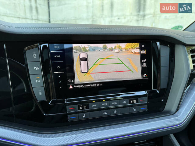 Серый Фольксваген Туарег, объемом двигателя 3 л и пробегом 175 тыс. км за 53999 $, фото 85 на Automoto.ua