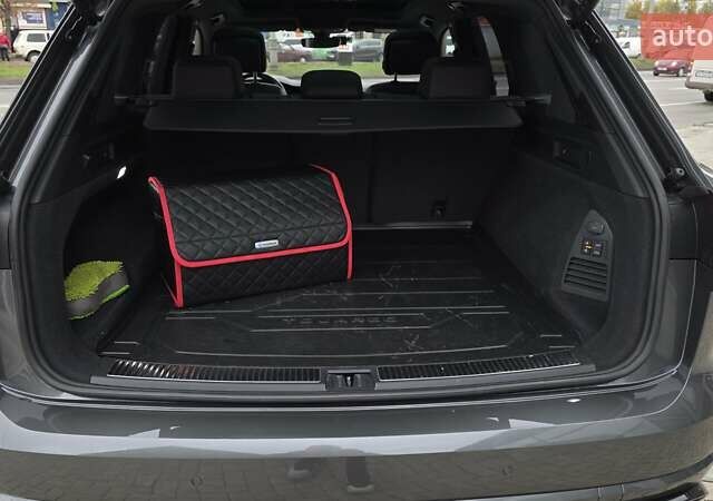 Серый Фольксваген Туарег, объемом двигателя 2.99 л и пробегом 90 тыс. км за 54500 $, фото 46 на Automoto.ua