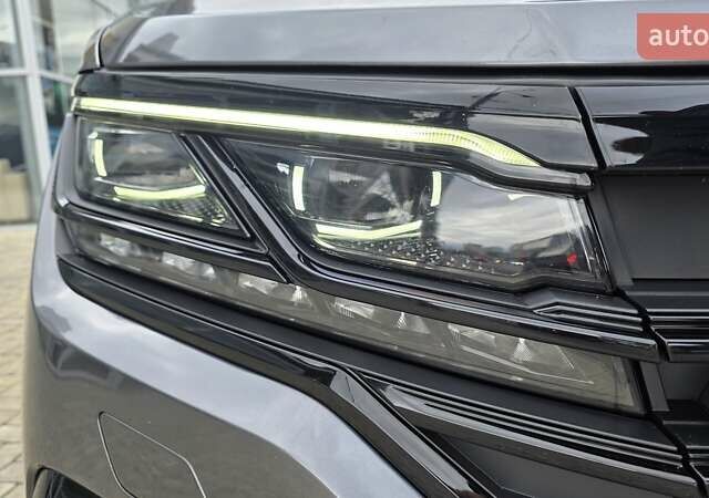 Серый Фольксваген Туарег, объемом двигателя 2.99 л и пробегом 90 тыс. км за 54500 $, фото 52 на Automoto.ua