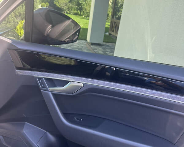 Серый Фольксваген Туарег, объемом двигателя 3 л и пробегом 75 тыс. км за 47000 $, фото 13 на Automoto.ua