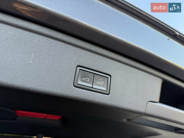 Серый Фольксваген Туарег, объемом двигателя 3 л и пробегом 175 тыс. км за 53999 $, фото 61 на Automoto.ua