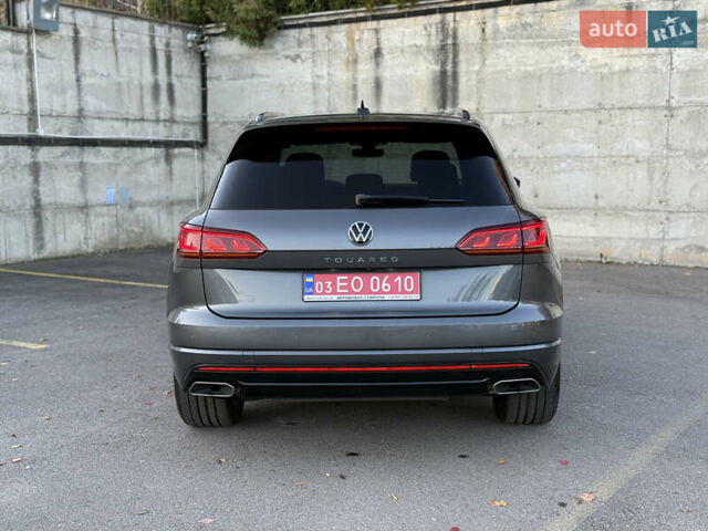 Серый Фольксваген Туарег, объемом двигателя 3 л и пробегом 175 тыс. км за 53999 $, фото 13 на Automoto.ua