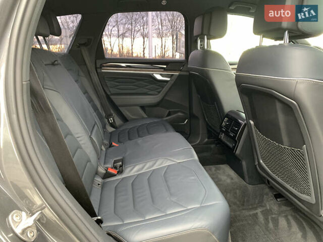 Сірий Фольксваген Туарег, об'ємом двигуна 2.97 л та пробігом 110 тис. км за 56000 $, фото 10 на Automoto.ua