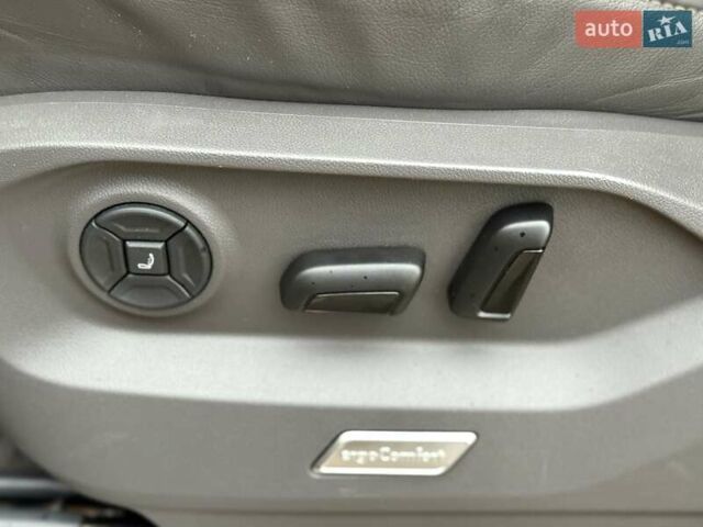 Серый Фольксваген Туарег, объемом двигателя 2.97 л и пробегом 79 тыс. км за 57900 $, фото 23 на Automoto.ua