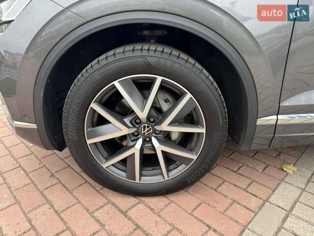 Серый Фольксваген Туарег, объемом двигателя 2.97 л и пробегом 86 тыс. км за 58000 $, фото 10 на Automoto.ua