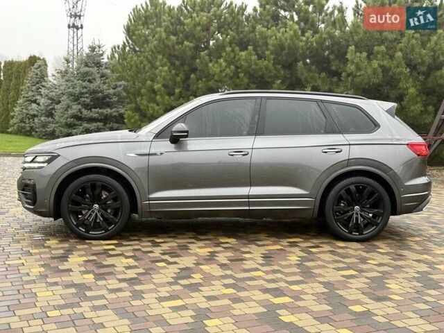 Серый Фольксваген Туарег, объемом двигателя 2.97 л и пробегом 79 тыс. км за 57900 $, фото 4 на Automoto.ua