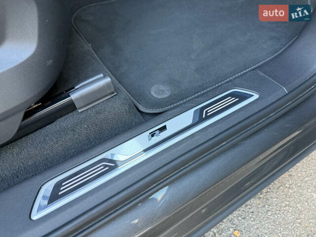 Серый Фольксваген Туарег, объемом двигателя 3 л и пробегом 175 тыс. км за 53999 $, фото 33 на Automoto.ua