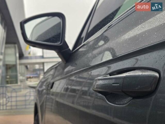 Серый Фольксваген Туарег, объемом двигателя 4 л и пробегом 196 тыс. км за 75900 $, фото 34 на Automoto.ua