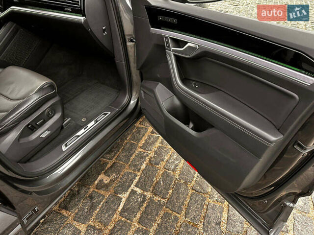 Серый Фольксваген Туарег, объемом двигателя 3 л и пробегом 90 тыс. км за 53500 $, фото 18 на Automoto.ua