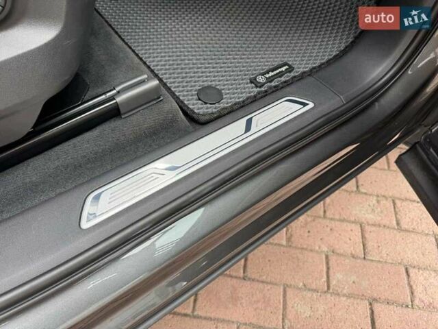 Серый Фольксваген Туарег, объемом двигателя 2.97 л и пробегом 86 тыс. км за 58000 $, фото 24 на Automoto.ua