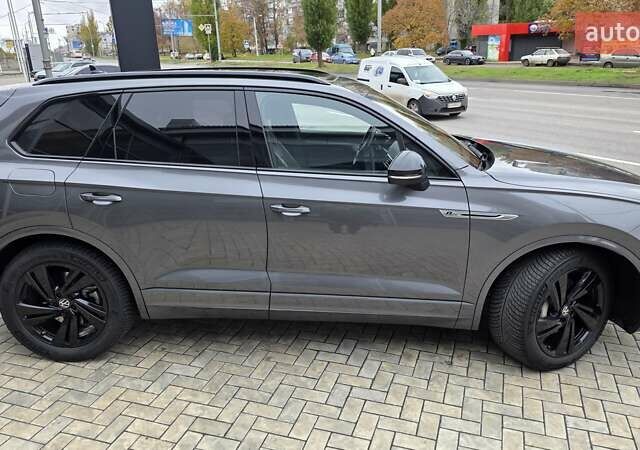 Серый Фольксваген Туарег, объемом двигателя 2.99 л и пробегом 90 тыс. км за 54500 $, фото 29 на Automoto.ua