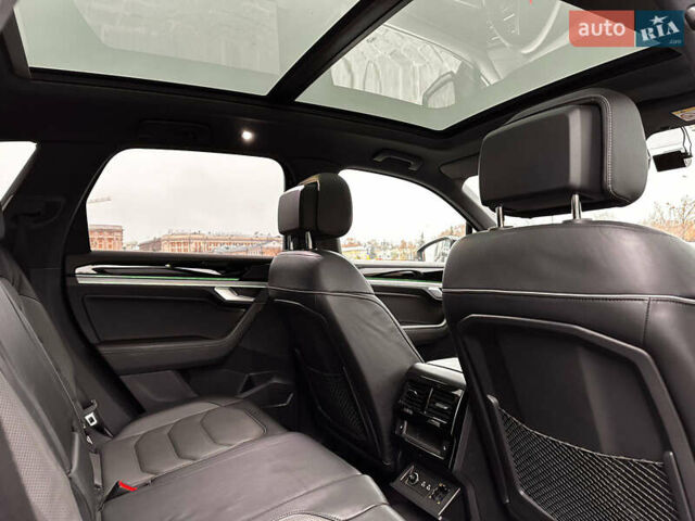 Серый Фольксваген Туарег, объемом двигателя 3 л и пробегом 90 тыс. км за 53500 $, фото 16 на Automoto.ua