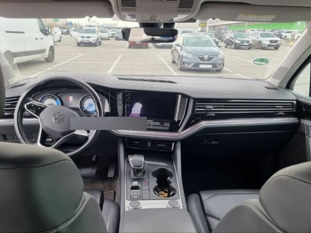 Серый Фольксваген Туарег, объемом двигателя 3 л и пробегом 150 тыс. км за 45000 $, фото 9 на Automoto.ua