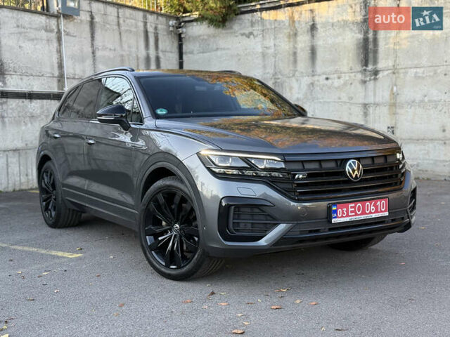 Серый Фольксваген Туарег, объемом двигателя 3 л и пробегом 175 тыс. км за 53999 $, фото 27 на Automoto.ua