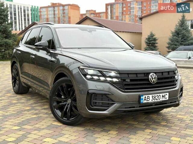 Серый Фольксваген Туарег, объемом двигателя 2.97 л и пробегом 97 тыс. км за 58700 $, фото 3 на Automoto.ua