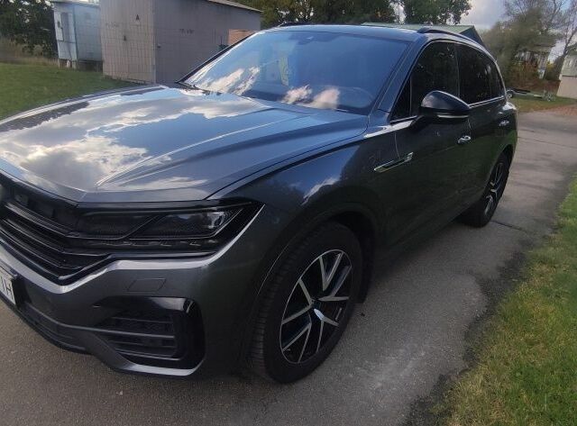 Сірий Фольксваген Туарег, об'ємом двигуна 4 л та пробігом 178 тис. км за 55000 $, фото 2 на Automoto.ua