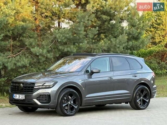 Серый Фольксваген Туарег, объемом двигателя 2.97 л и пробегом 156 тыс. км за 55300 $, фото 81 на Automoto.ua