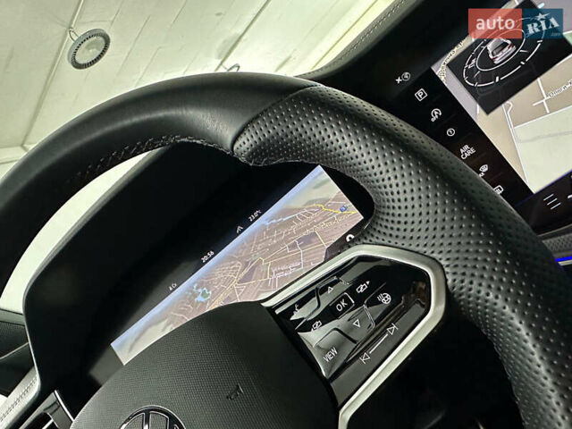 Серый Фольксваген Туарег, объемом двигателя 3 л и пробегом 141 тыс. км за 58999 $, фото 83 на Automoto.ua