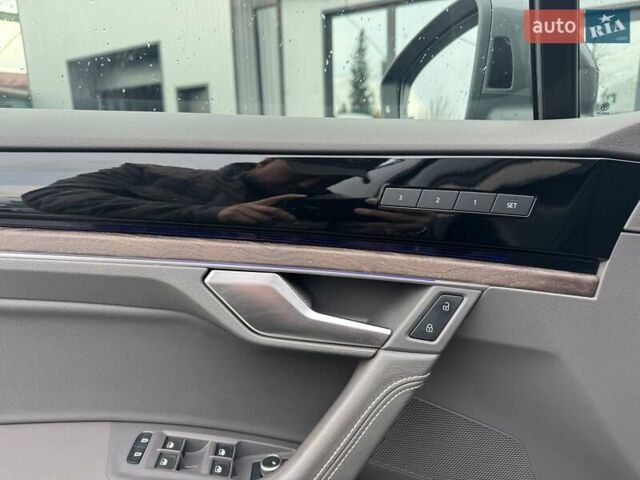 Серый Фольксваген Туарег, объемом двигателя 2.97 л и пробегом 158 тыс. км за 57900 $, фото 80 на Automoto.ua