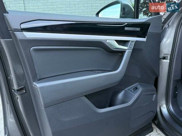 Серый Фольксваген Туарег, объемом двигателя 2.97 л и пробегом 156 тыс. км за 55300 $, фото 64 на Automoto.ua