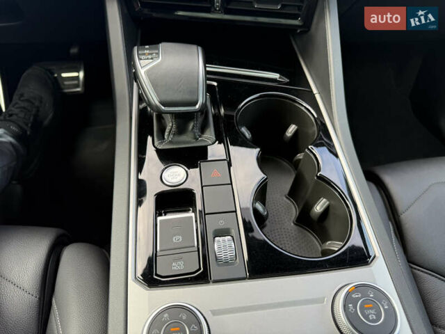 Серый Фольксваген Туарег, объемом двигателя 2.97 л и пробегом 118 тыс. км за 57900 $, фото 37 на Automoto.ua