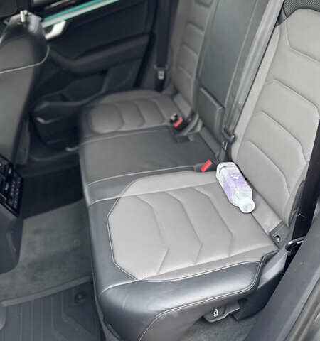 Серый Фольксваген Туарег, объемом двигателя 2.97 л и пробегом 172 тыс. км за 65000 $, фото 34 на Automoto.ua