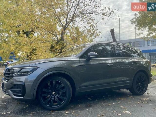 Серый Фольксваген Туарег, объемом двигателя 3 л и пробегом 97 тыс. км за 58999 $, фото 10 на Automoto.ua