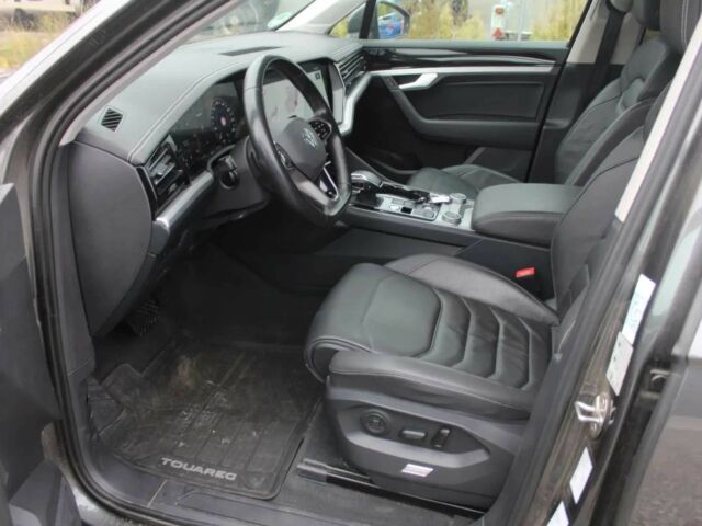 Серый Фольксваген Туарег, объемом двигателя 3 л и пробегом 18 тыс. км за 40200 $, фото 8 на Automoto.ua